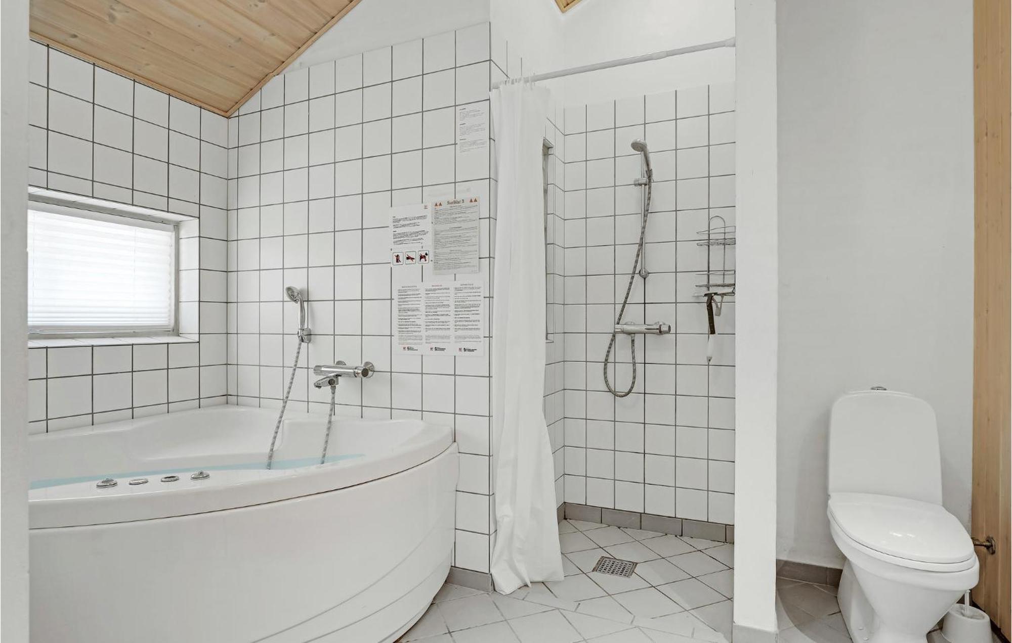 Awesome Home In Nexo With Sauna Snogebæk Exterior photo